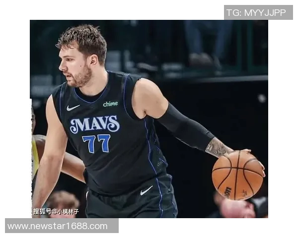 NBA官方晒照：东契奇在洛杉矶迎来历史性一夜，全程笑容满面