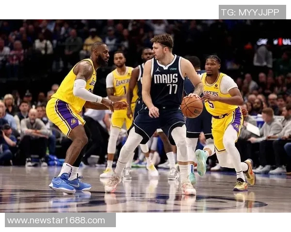 詹姆斯对决时光老人！数据解读本赛季变化：与东契奇里夫斯并不适配？